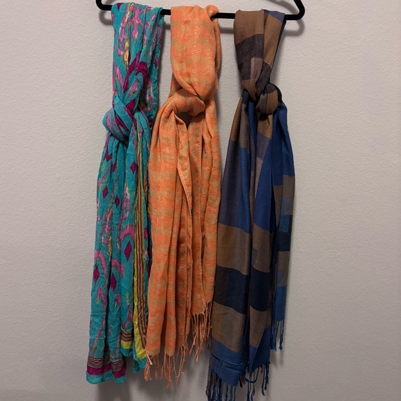 Accessories - ✨Scarves Bundle✨